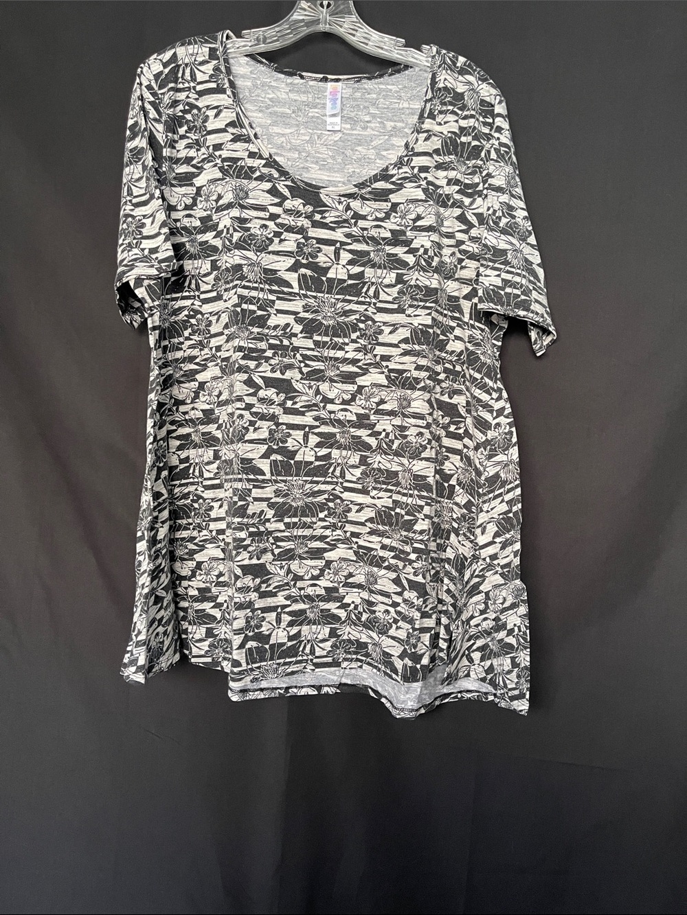Lularoe Black & White Floral Stripe V-Neck Tee Shirt